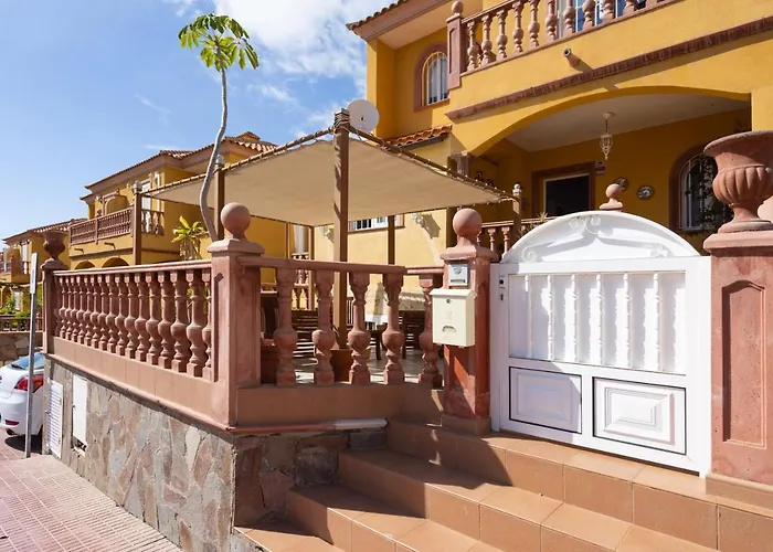 Luxury Villa With Private Pool With Aircon,Playa Del Duque