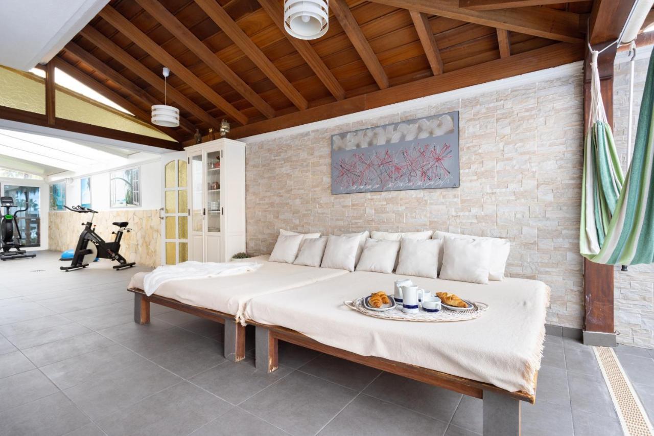 Luxury With Private Pool With Aircon,playa Del Duque *
