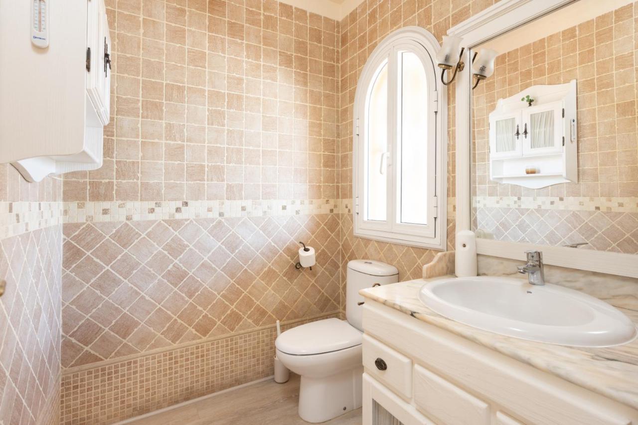 Luxury With Private Pool With Aircon,playa Del Duque Costa Adeje (Tenerife)